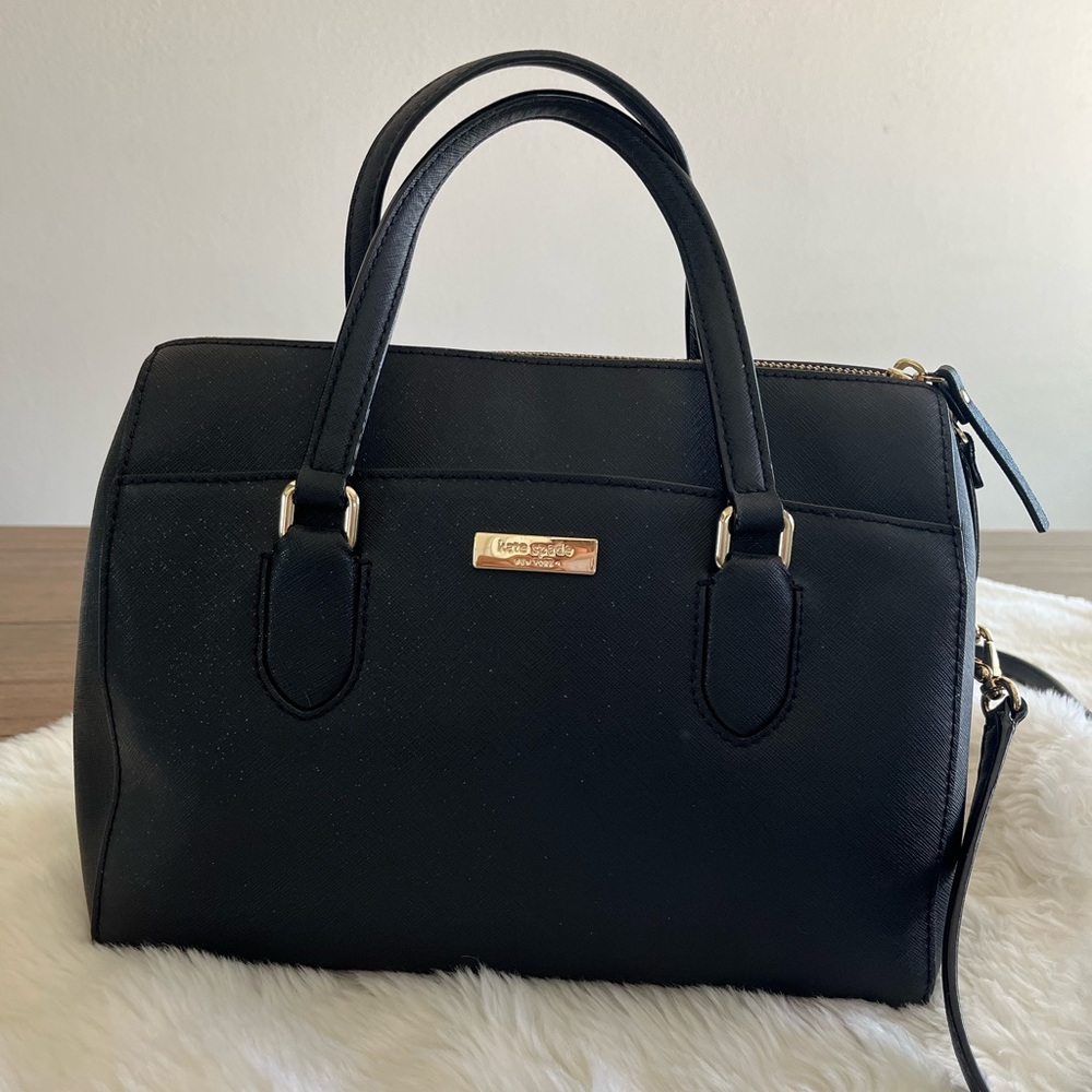 Kate spade bag. 11”x8”x6” Used only twice.